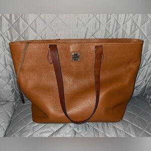 Dooney and Bourke Pebble Grain Large Tote